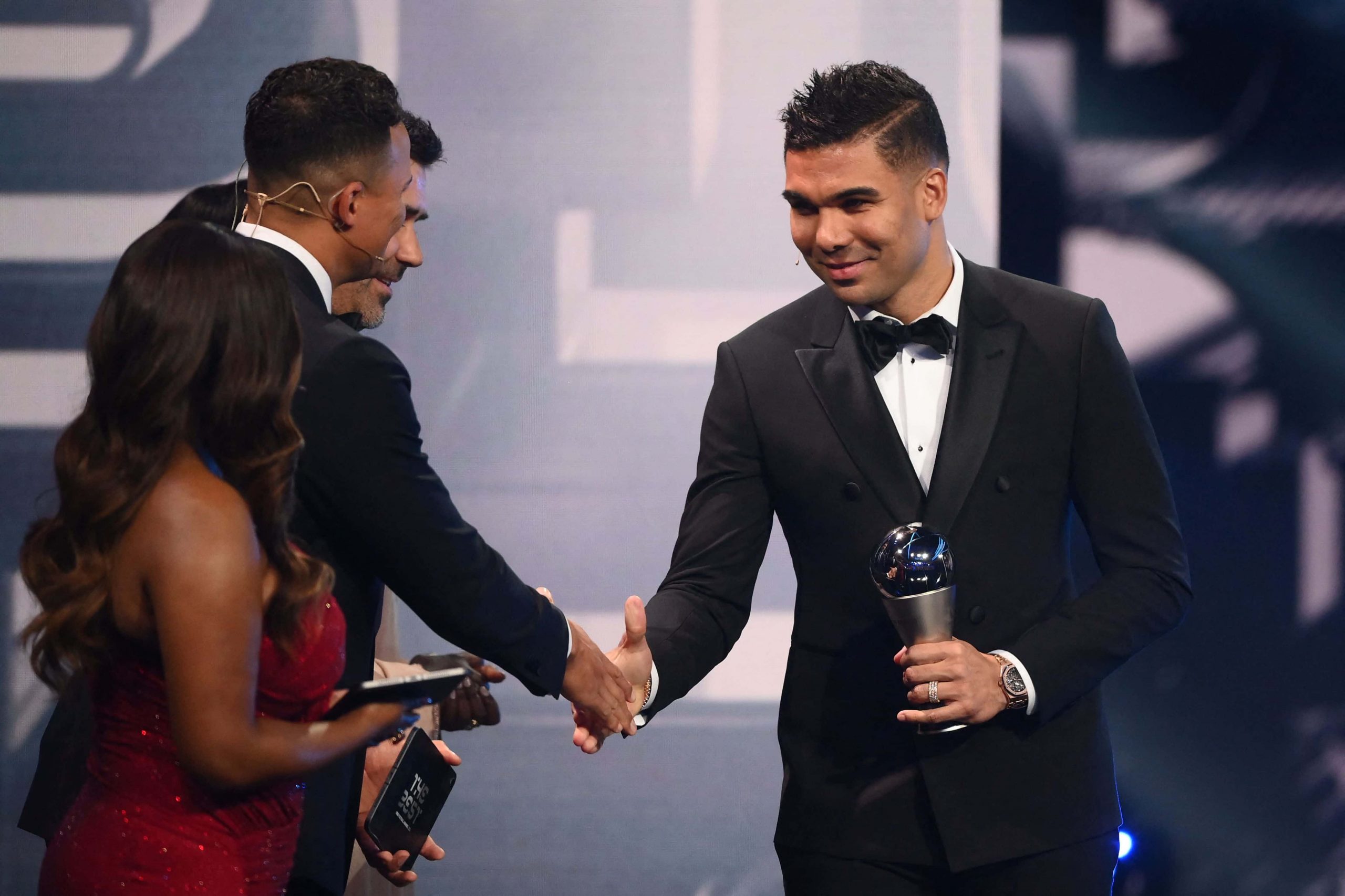 casemiro-fbl-fifa-award-min