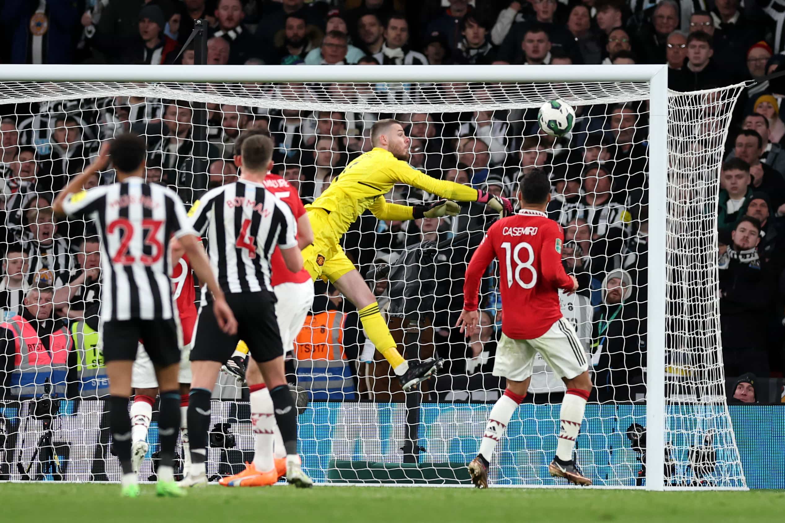 david-de-gea-manchester-united-v-newcastle-united-carabao-cup-final(7)-min