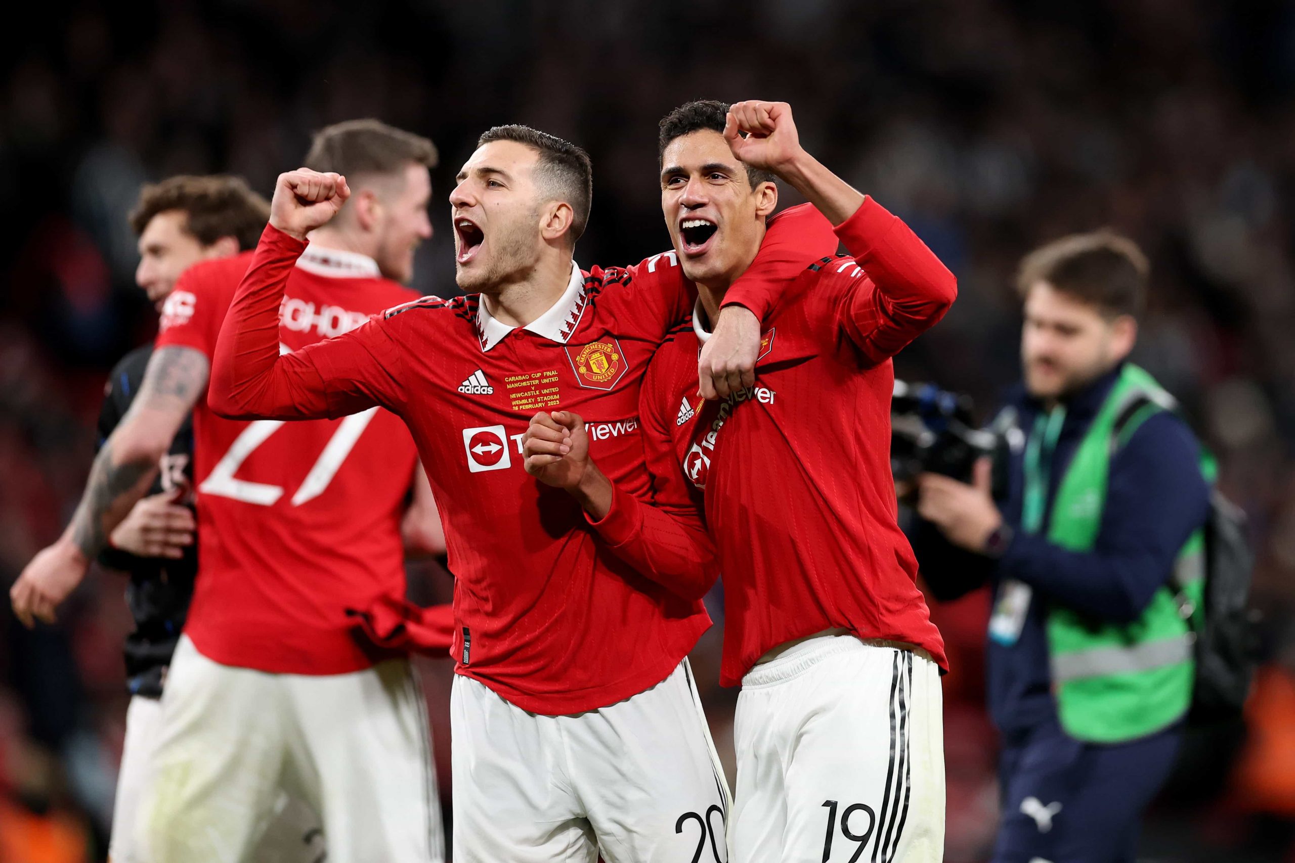 diogo-dalot-raphael-varane-manchester-united-v-newcastle-united-carabao-cup-final(4)-min