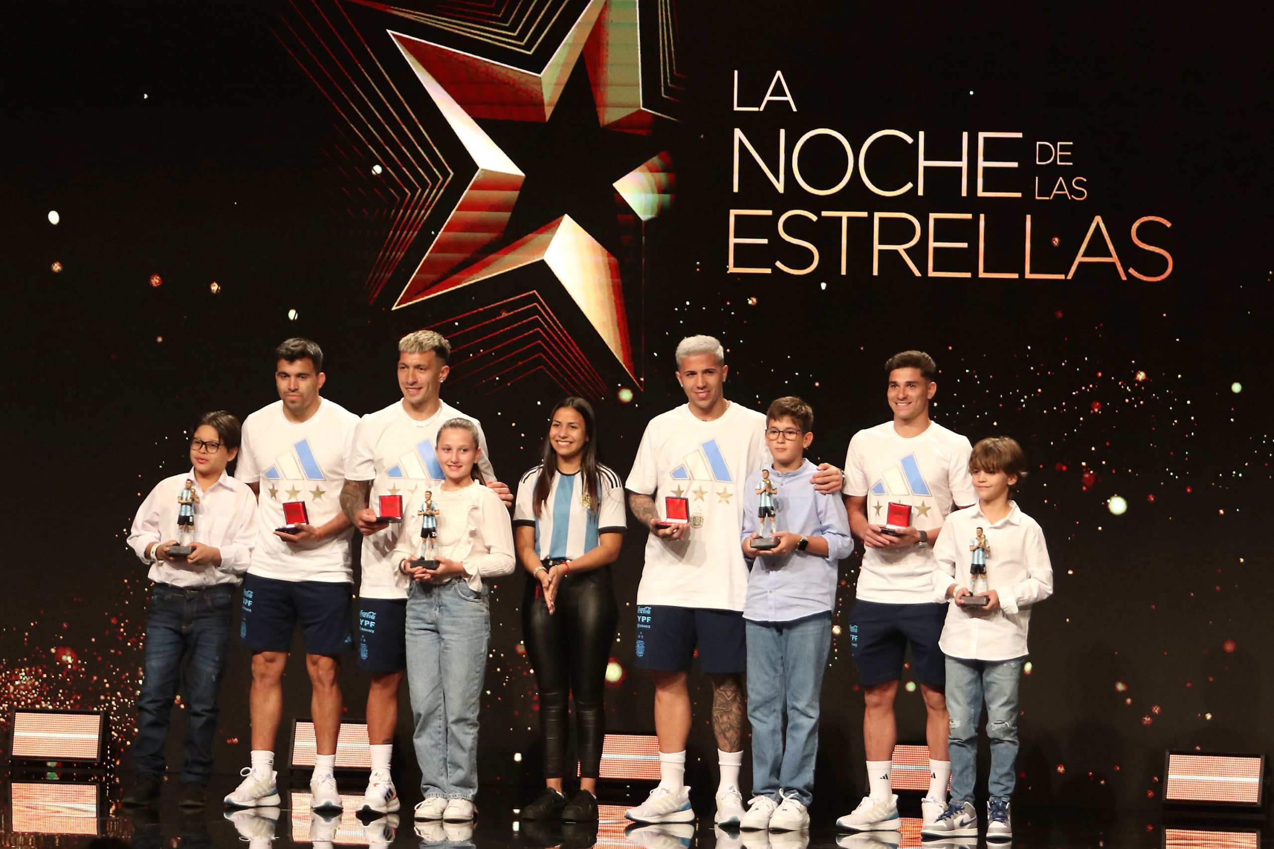 conmebol-pays-tribute-to-fifa-world-cup-champions-argentina